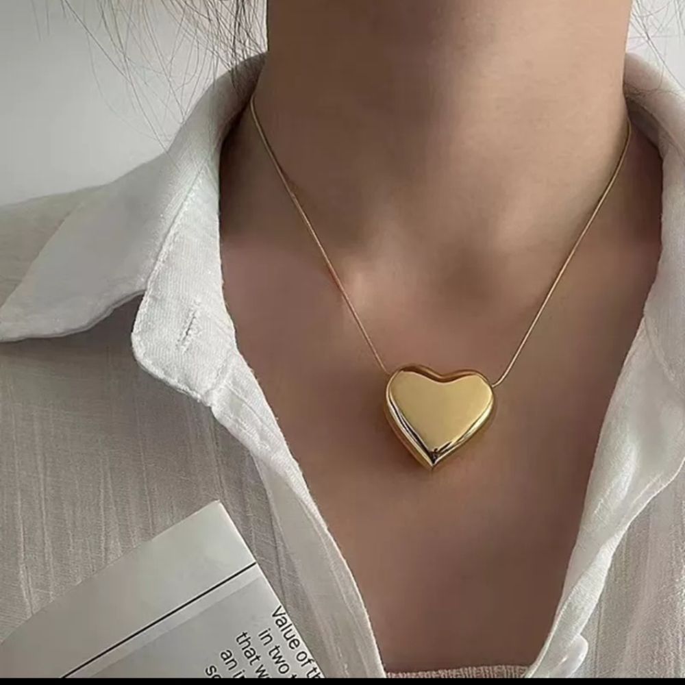 Heart Pendant Necklace - Picture 3 of 5